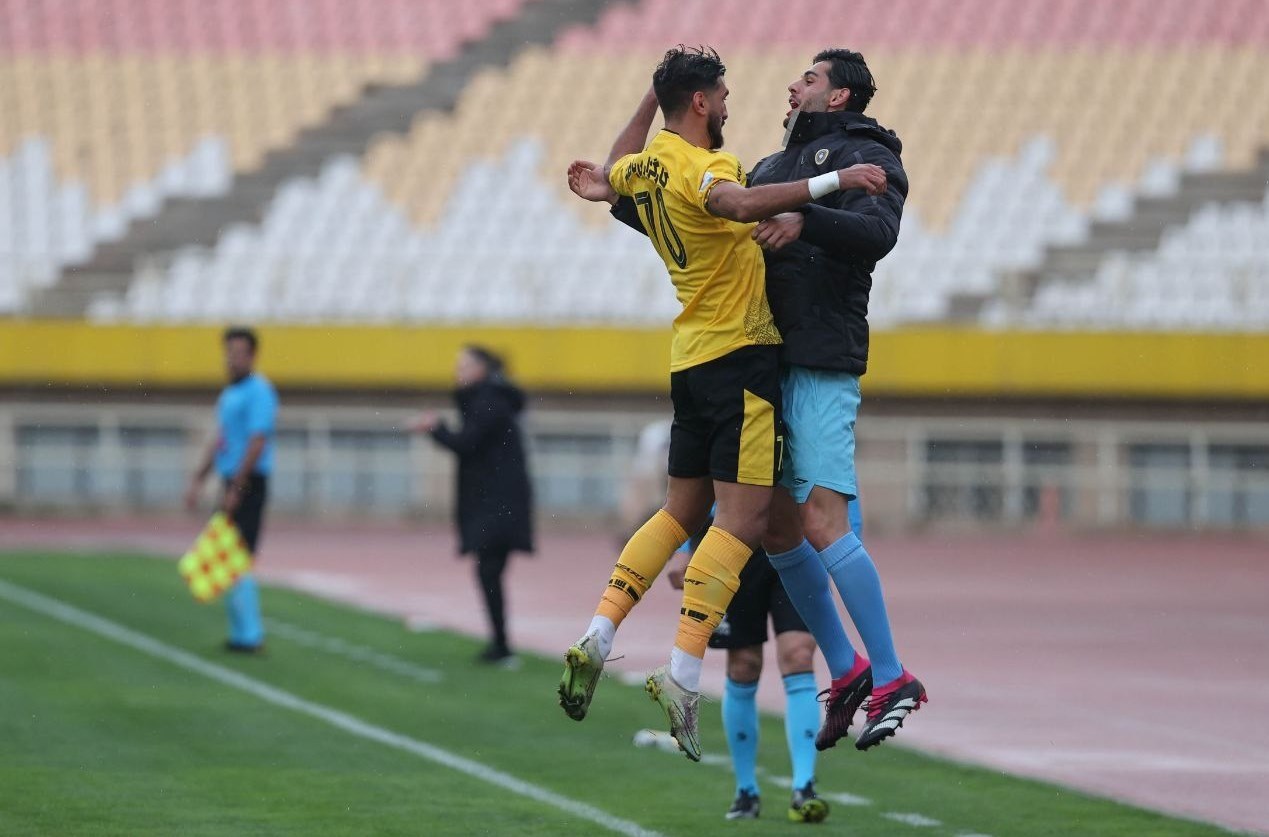 تیم فوتبال سپاهان اصفهان , تیم فوتبال فولاد خوزستان , لیگ برتر فوتبال , 