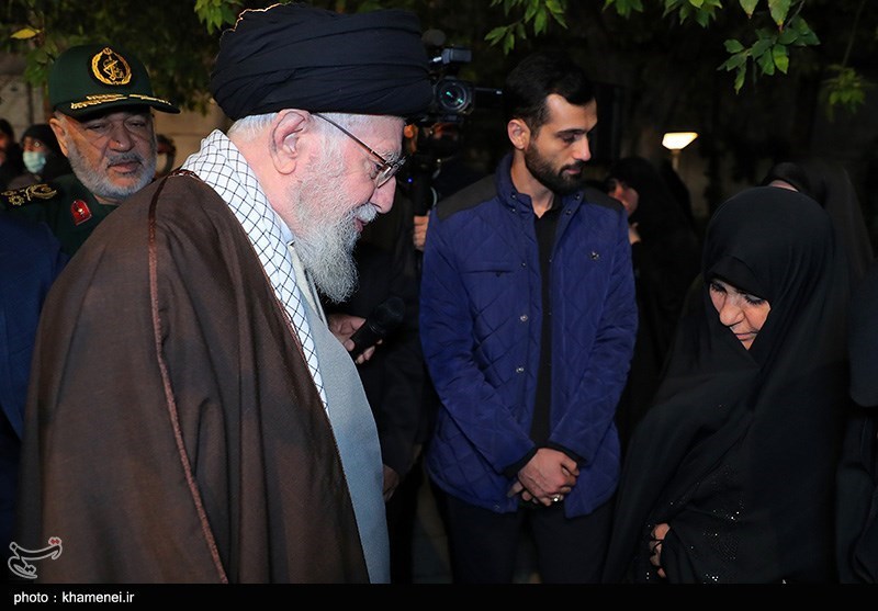 اقامه نماز رهبر انقلاب بر پیکر سردار شهید سید رضی موسوی