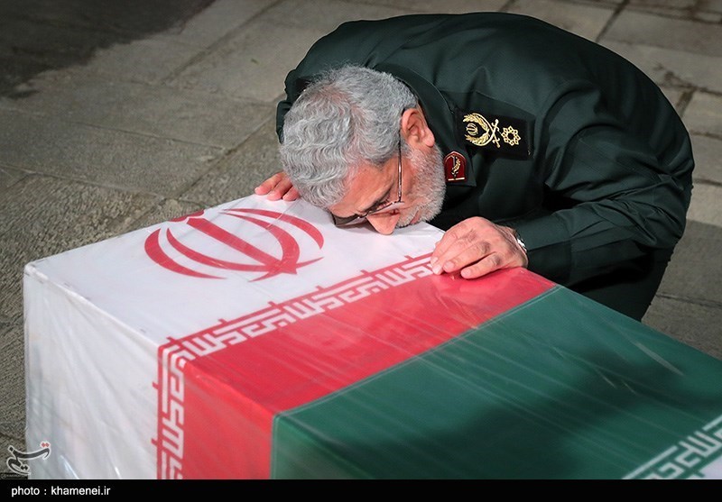 اقامه نماز رهبر انقلاب بر پیکر سردار شهید سید رضی موسوی