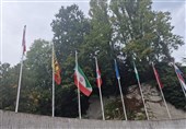 پرچم نمایندگی‌های ایران در اروپا به حالت نیمه برافراشته درآمد
