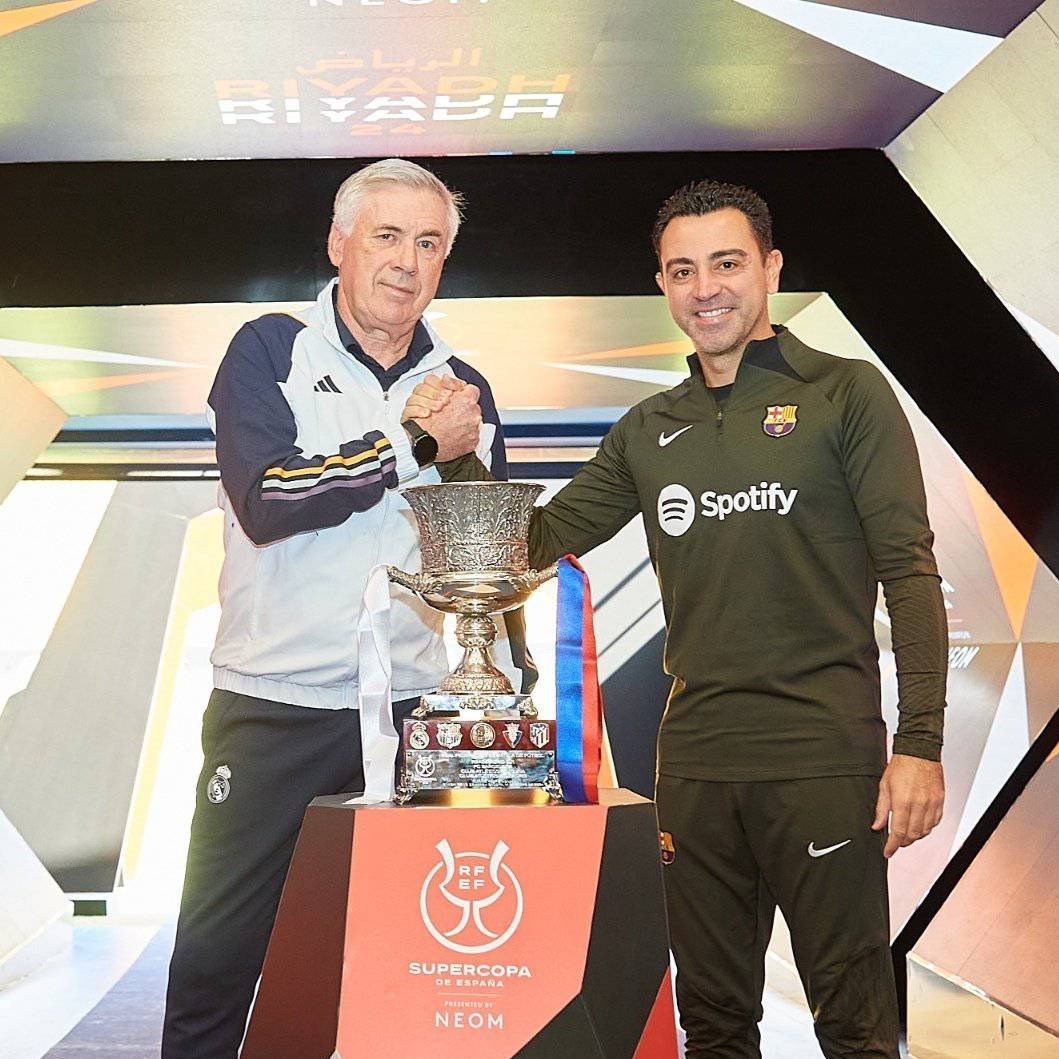 تیم فوتبال بارسلونا , تیم فوتبال رئال مادرید , کارلو آنچلوتی , زین‌الدین زیدان , 