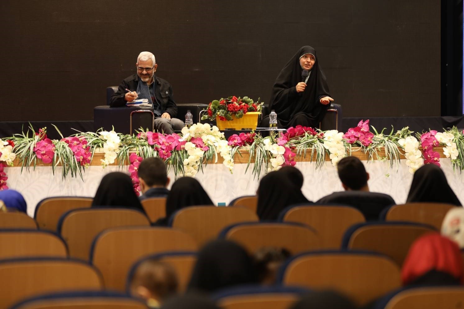 زنان و خانواده , زنان , معاونت امور زنان و خانواده , خانواده , زبان مادری , 