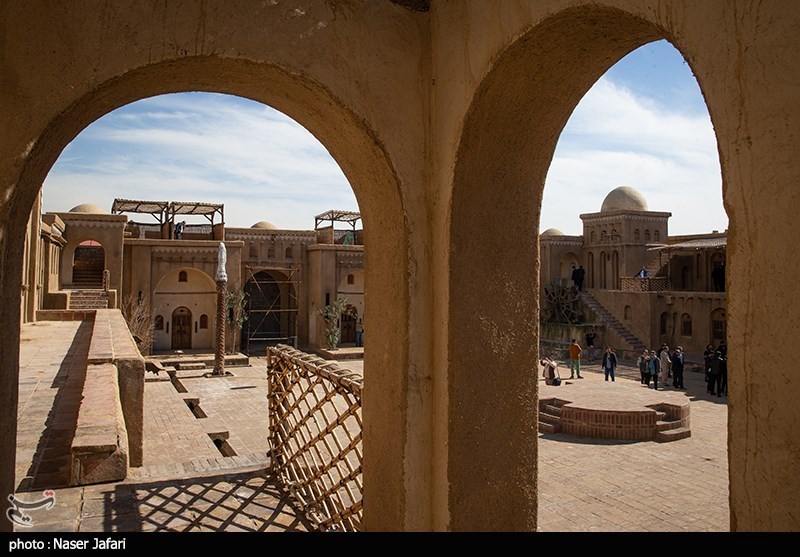 بازدید سینماگران خارجی جشنواره فجر از شهرک سینمایی غزالی