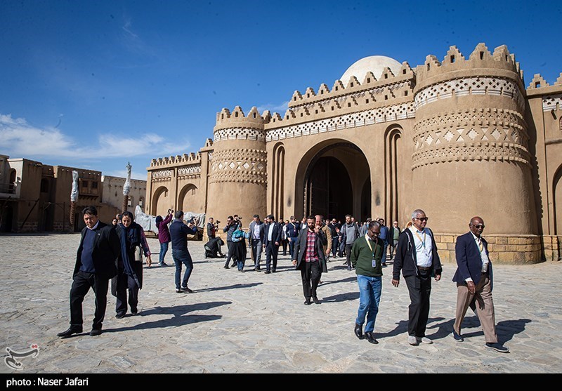 بازدید سینماگران خارجی جشنواره فجر از شهرک سینمایی غزالی