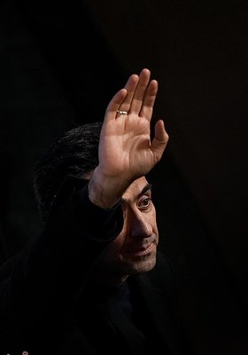 اشک گل سرخ را با صدای محمد معتمدی بشنوید