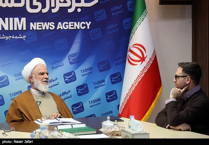 حضور آیت الله  عراقی در خبرگزاری تسنیم