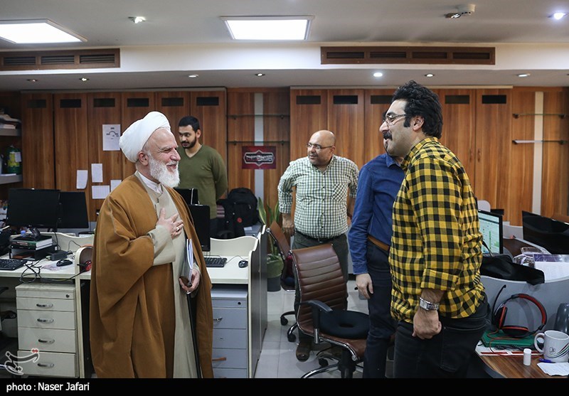 حضور آیت الله  عراقی در خبرگزاری تسنیم