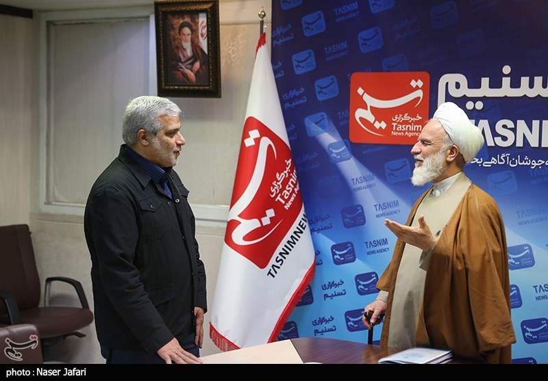 حضور آیت الله  عراقی در خبرگزاری تسنیم