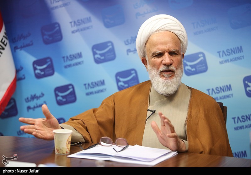 حضور آیت الله  عراقی در خبرگزاری تسنیم