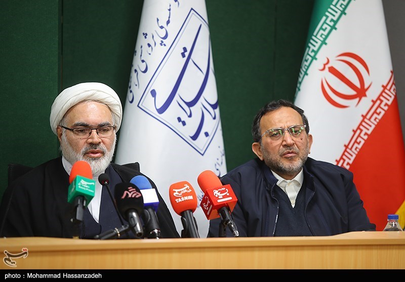 رونمایی از مجموعه مقالات همایش شهید سلیمانی و مکتب انتظار و نظریه انتظار در اندیشه آیت‌الله خامنه‌ای