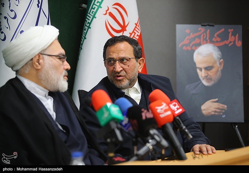 رونمایی از مجموعه مقالات همایش شهید سلیمانی و مکتب انتظار و نظریه انتظار در اندیشه آیت‌الله خامنه‌ای