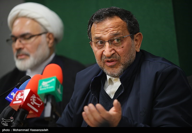 رونمایی از مجموعه مقالات همایش شهید سلیمانی و مکتب انتظار و نظریه انتظار در اندیشه آیت‌الله خامنه‌ای