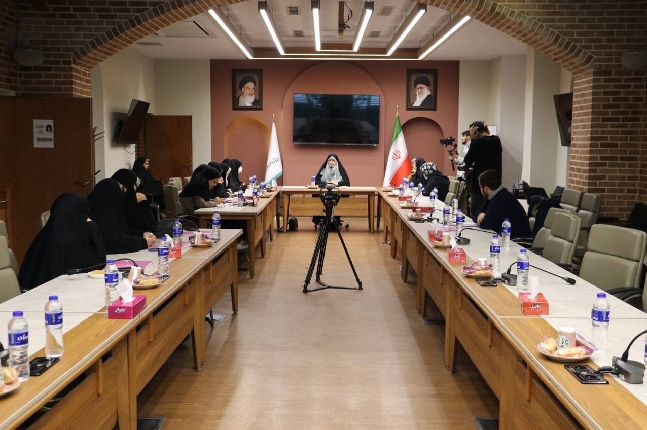 زنان , زنان و خانواده , خانواده , الگوی سوم , 