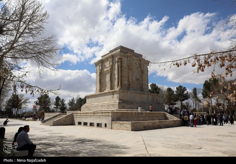 زبان فارسی , فردوسی , 