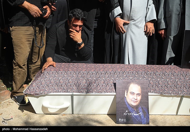 تشییع پیکر رضا داودنژاد