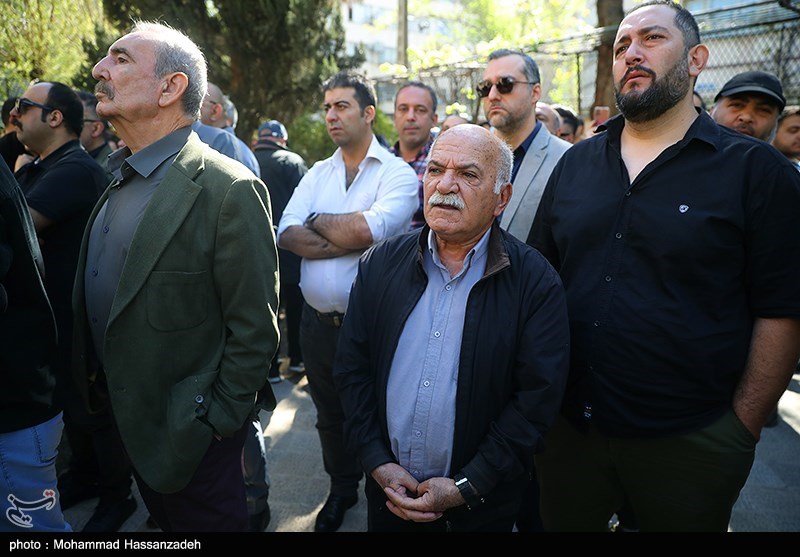 تشییع پیکر رضا داودنژاد