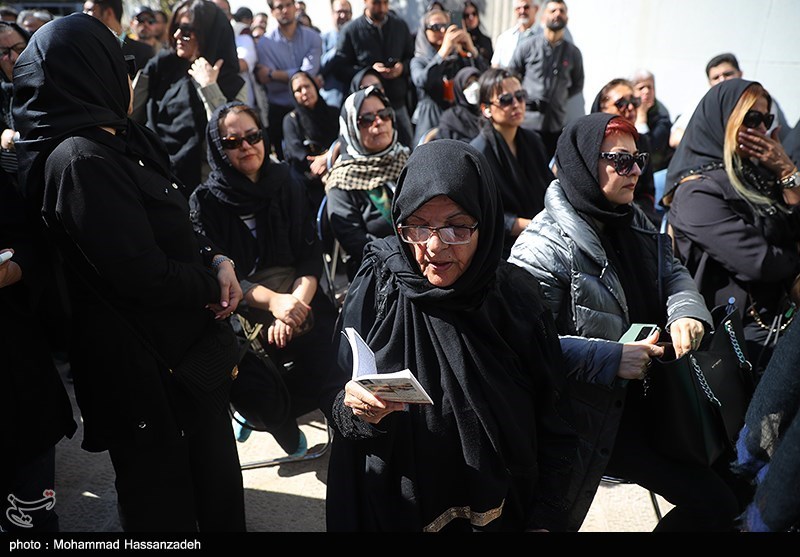 تشییع پیکر رضا داودنژاد