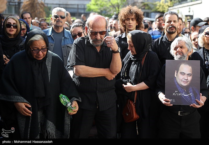 تشییع پیکر رضا داودنژاد