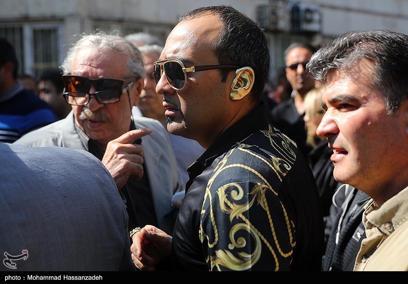 تشییع پیکر رضا داودنژاد