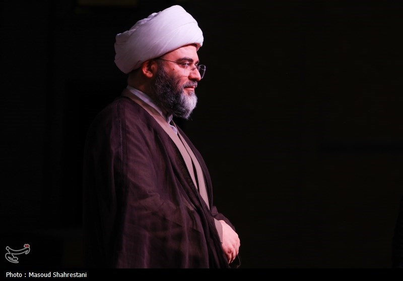 آیین معرفی چهره برتر هنر انقلاب اسلامی