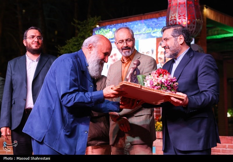آیین معرفی چهره برتر هنر انقلاب اسلامی
