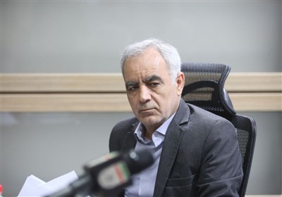 حاشیه دربی 106| ممانعت از ورود بهاروند و مربیان تیم ملی به ورزشگاه/ ادامه سنگ‌پرانی هواداران