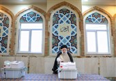 رئیسی: انتخاباتی امن، سالم و رقابتی در حال برگزاری است