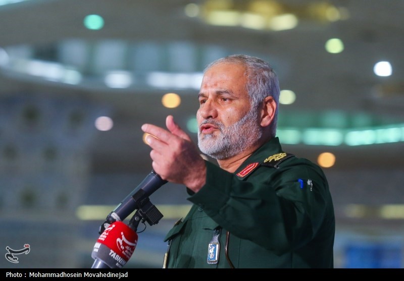 مراسم تجلیل از نویسنده کتاب مرد ابدی