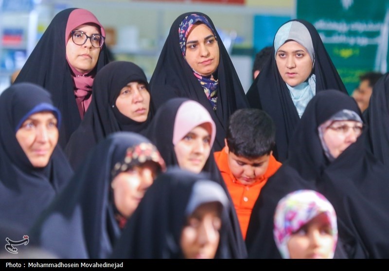 مراسم تجلیل از نویسنده کتاب مرد ابدی