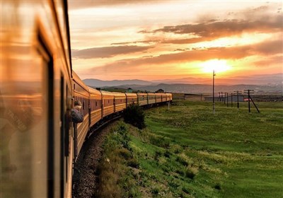 پایان ترافیک جاده تبریز–آذرشهر؛ قطار حومه‌ای در آستانه حرکت