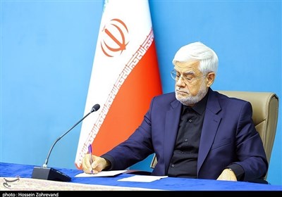 عارف به احمدی‌نژاد تسلیت گفت