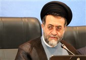رهبر جوان انقلاب راه پدر شهید خود را در مقابله با استکبار ادامه می‌دهد