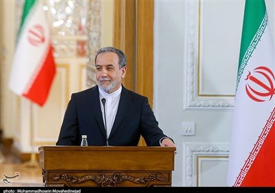 عراقجي: الهجمات الأمريكية والإسرائيلية على نطنز وبوشهر تُعد انتهاكاً للقانون الدولي