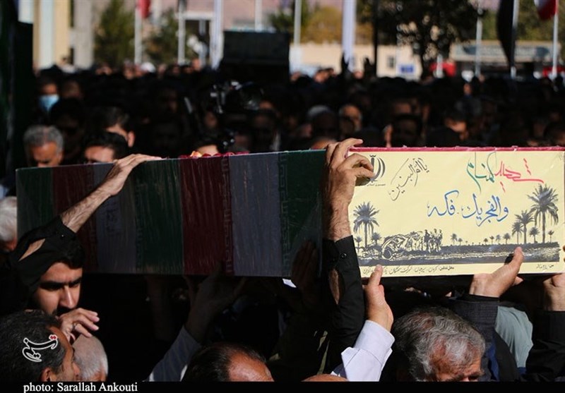 کرمان بار دیگر معطر به عطر شهدا شد؛ استقبال باشکوه مردم پایتخت مقاومت از پیکر 9 شهید گمنام