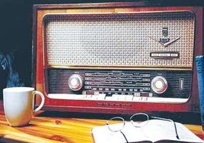 رادیو «سیمرغ صدا» می‌دهد