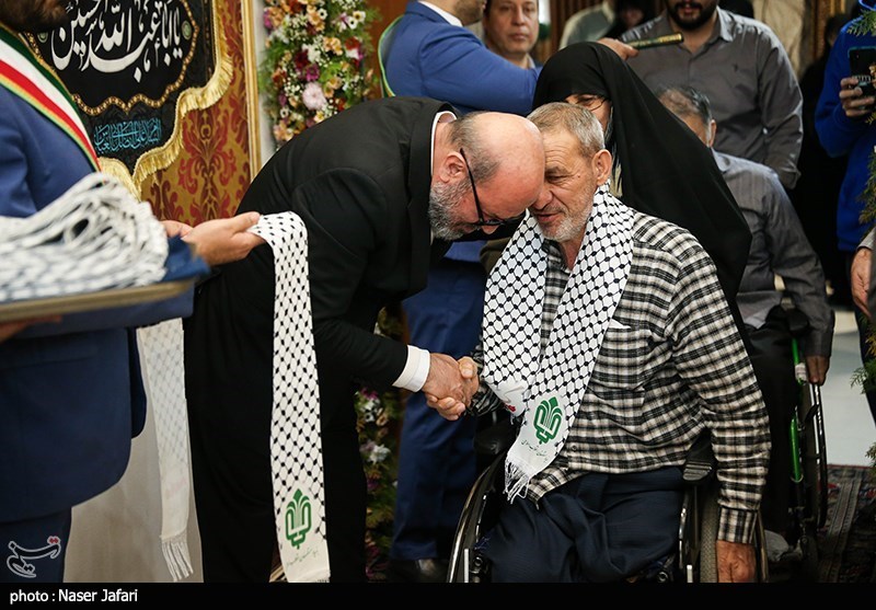 سردار سرتیپ حسین دهقان , بنیاد مستضعفان ,