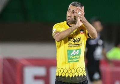 کاوه رضایی بهترین بازیکن دیدار آخال - سپاهان شد