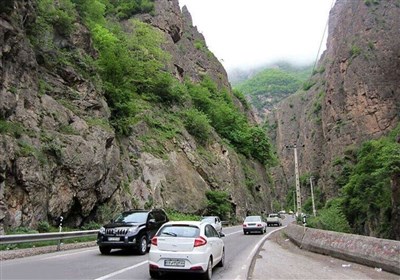 بازگشت تدریجی تردد به شرایط عادی در محورهای شمالی کشور