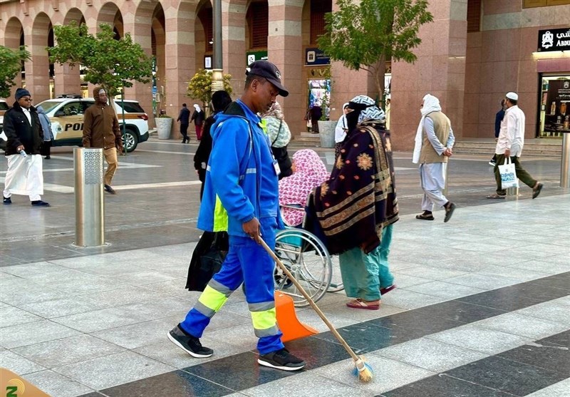 خادمان حرم پیامبر