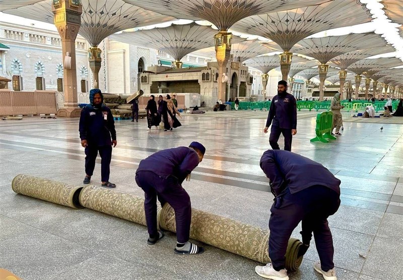 خادمان حرم پیامبر