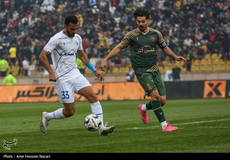 دیدار تیم‌های فوتبال شمس آذر با استقلال