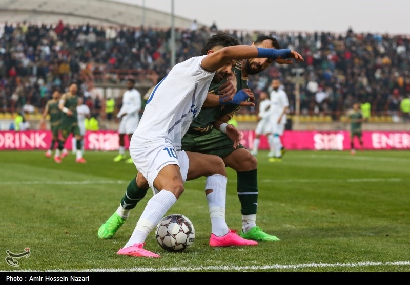 دیدار تیم‌های فوتبال شمس آذر با استقلال
