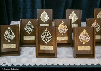 تمدید ارسال اثر به بخش جنبی جشنواره شعر فجر