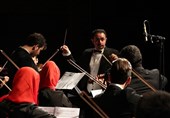 ارکستر نغمه‌های جاویدان آماده اجرا می‌شود