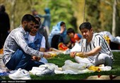 زندگی در کاشان جریان دارد/فعالیت عادی مردم در ایام جنگ تحمیلی+فیلم