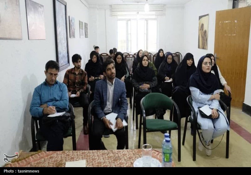 مرکز آفرینش های ادبی حوزه هنری , 