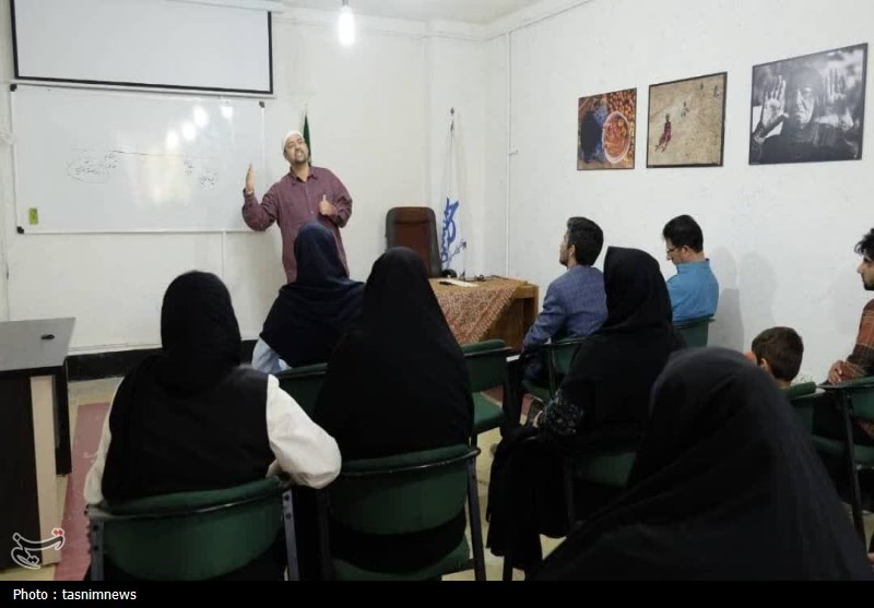 مرکز آفرینش های ادبی حوزه هنری , 