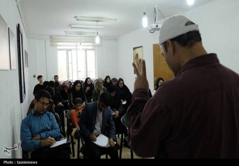 مرکز آفرینش های ادبی حوزه هنری , 