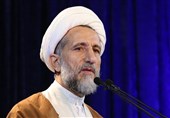 ملت ما ایستاده است و از مقاومت خسته نمی‌شود