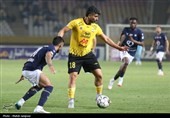 توقف سپاهان به سود تراکتور و استقلال/ صدر جدول ماند برای تیم اسکوچیچ